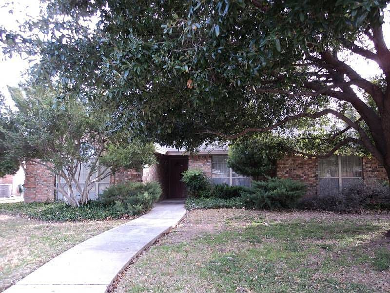 1st image of 3233 Maplewood Dr