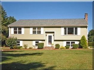 27 Cox Ln, Methuen, MA 01844