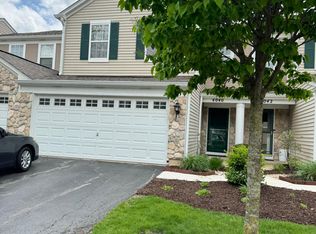 4040 Oak Tree Ln, Plainfield, IL 60586