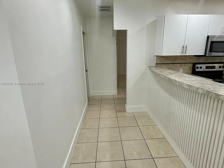 4111 SW 33rd St — Photo 7