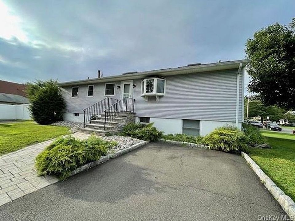 1st image of 121 Ridge St