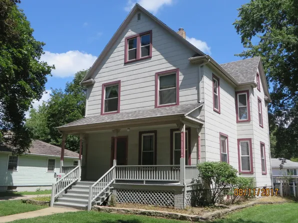 304 N Maple St, Momence, IL 60954