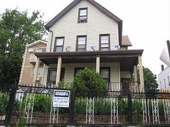 1st image of 935 Tilden St