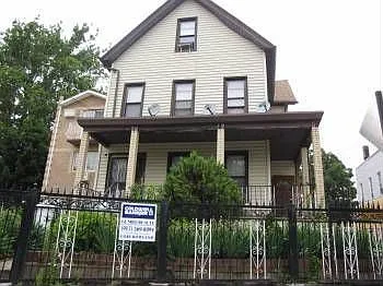 935 Tilden St photo 1