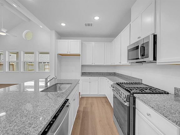 7th image of this home