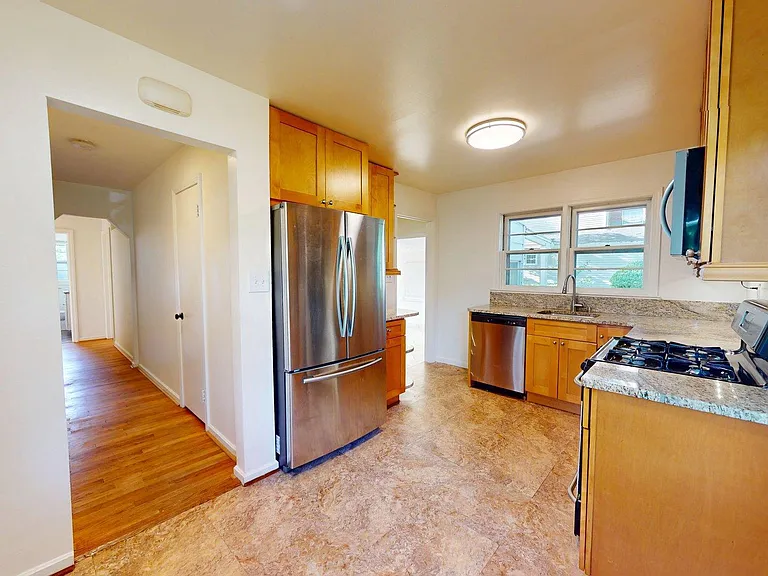 6415 Potomac Ave — Photo 19