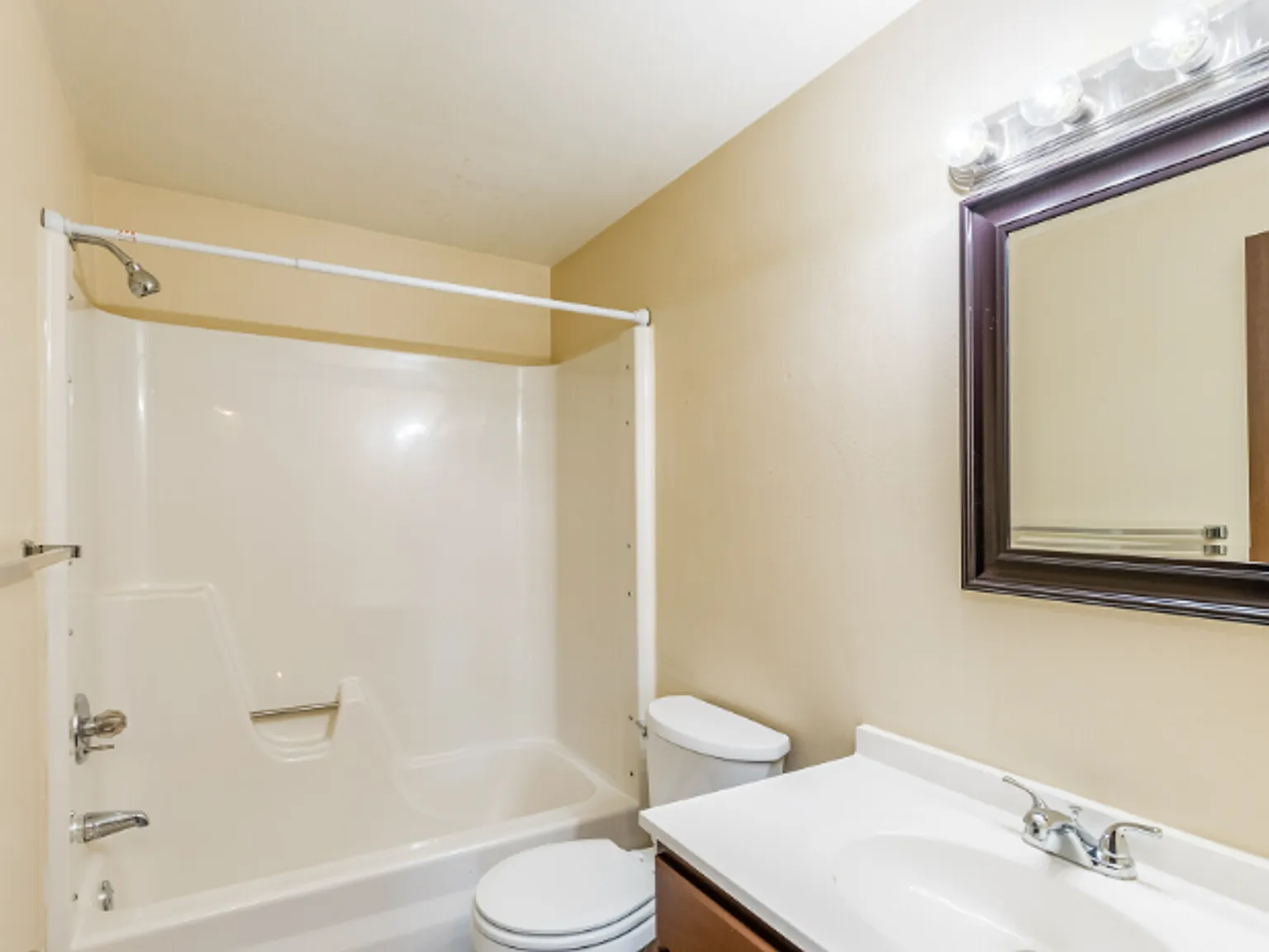 Briarwood Townhomes — Photo 3