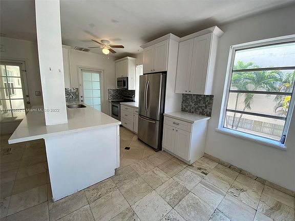 3rd image of 1751 Washington Ave APT 2G