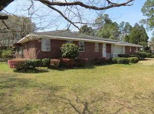 303 Oakland St, Hemingway, SC 29554
