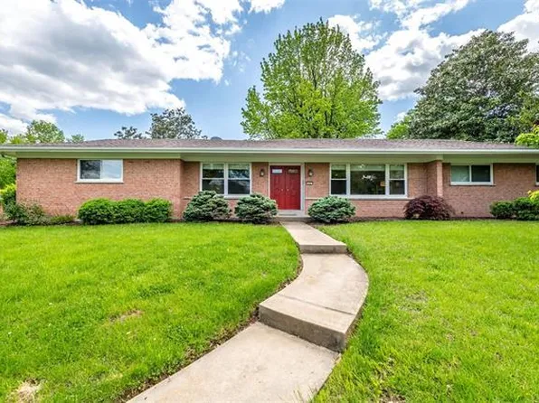 32 Pricewoods Ln, Saint Louis, MO 63132