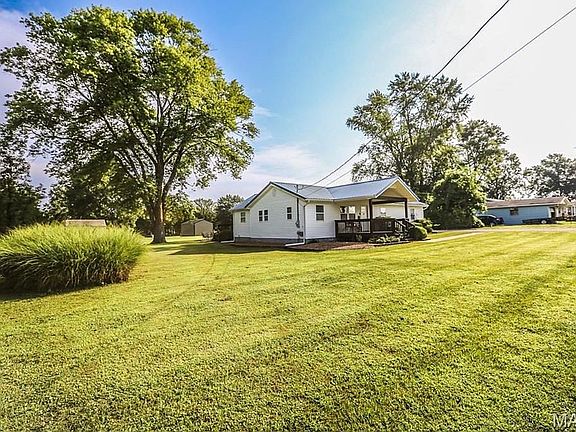 3rd image of 6167 Sunset Dr