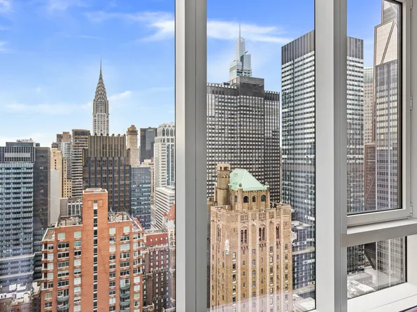 138 East 50th Street image 7 of 19