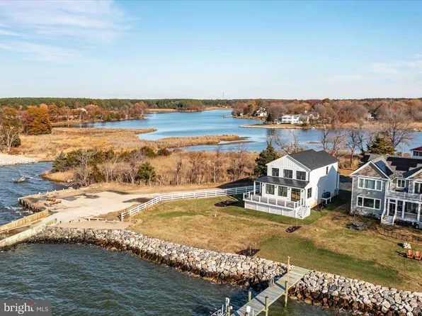 100 Beachside Dr, Stevensville, MD 21666