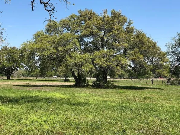 LOT 6 Pvt #1671, Hallettsville, TX 77964