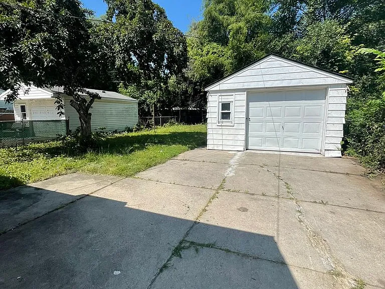 7651 Lamphere — Photo 19