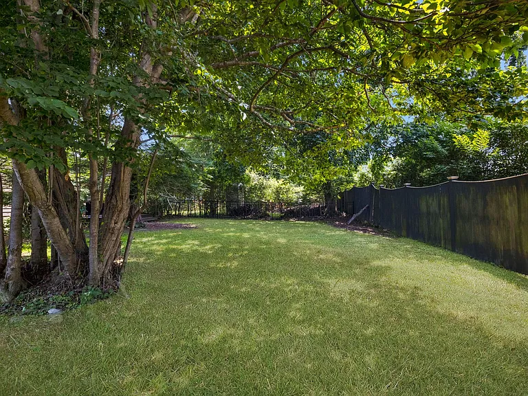 37 Concord Dr — Photo 34