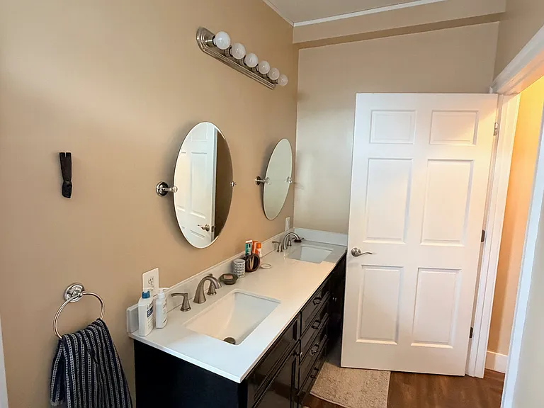 111 E Church St #E — Photo 38