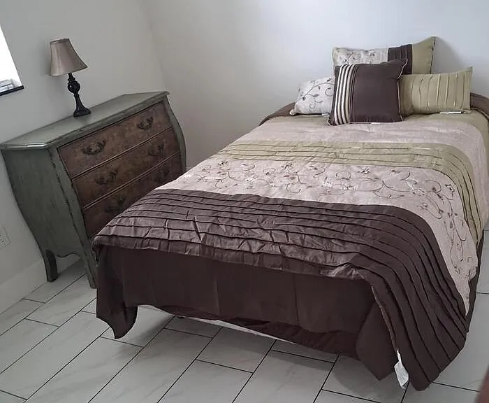 3408 Douglas St #2A — Photo 2