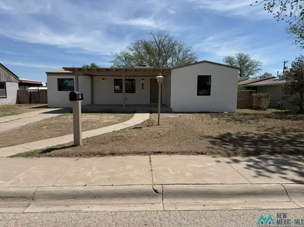 911 S 4th St, Artesia, NM 88210
