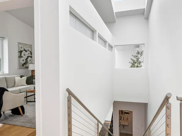 5 Salem Street, Portland, ME 04102