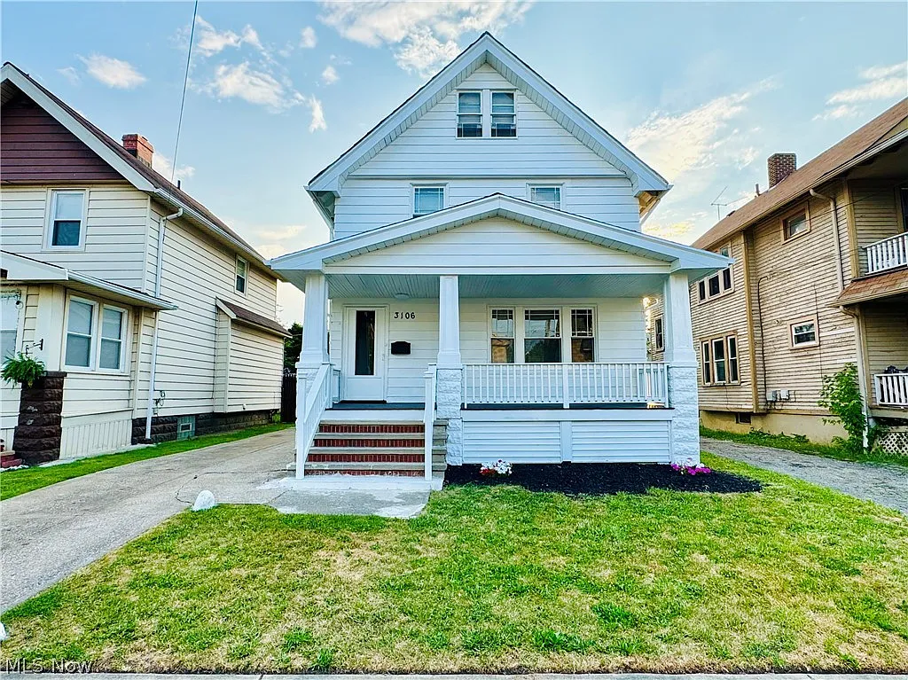 3106 W 111th St photo 1