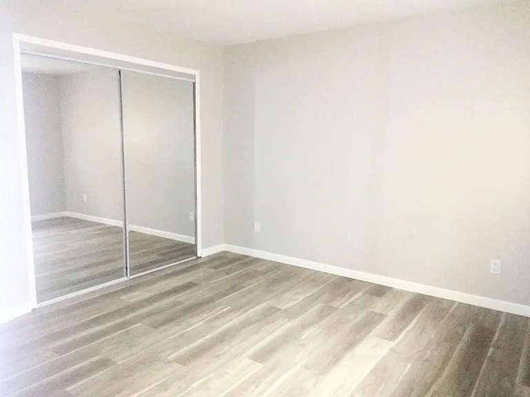 370 Randolph St — Photo 6