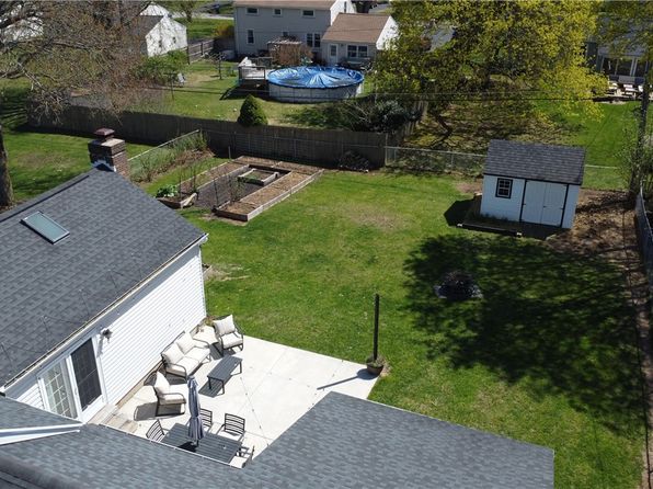 15 Charmaine Rd, Rochester, NY 14624