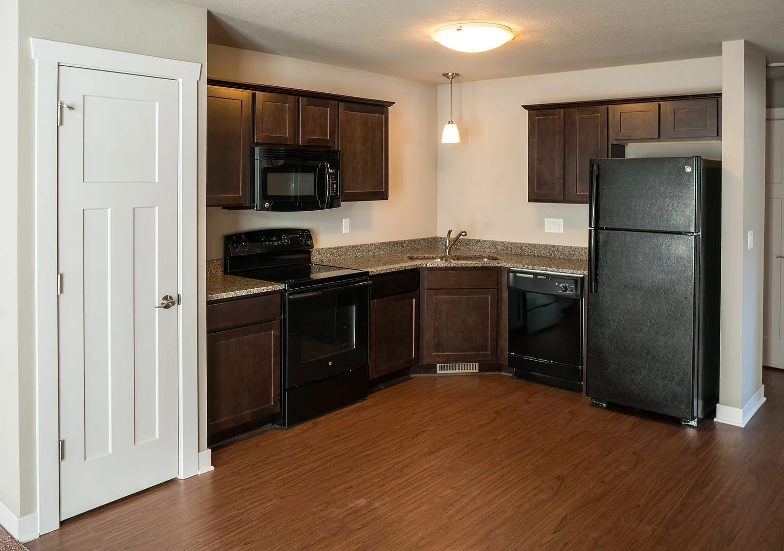 Ironwood Glen Townhomes — Photo 2