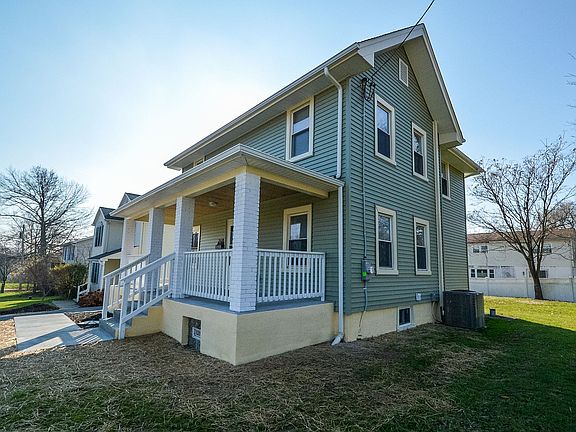 2nd image of 2618 Dumont Ave