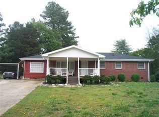 905 S Walnut St, Seneca, SC 29678