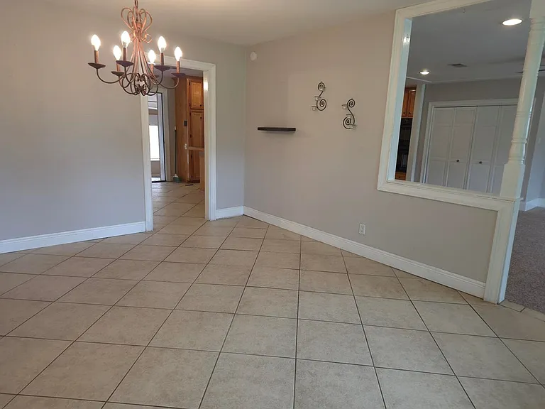 926 Pecan St — Photo 9