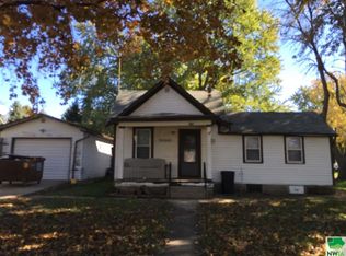 508 Davenport St, Holstein, IA 51025