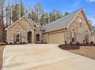 1223 Old Court Xing, Flowood, MS 39232