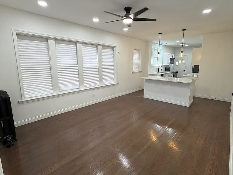 8040 S Rhodes Ave #1 — Photo 3