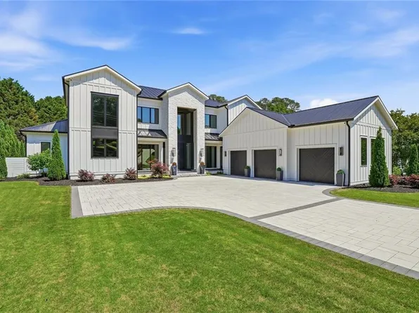 1267 Thomas Cir, Roswell, GA 30075