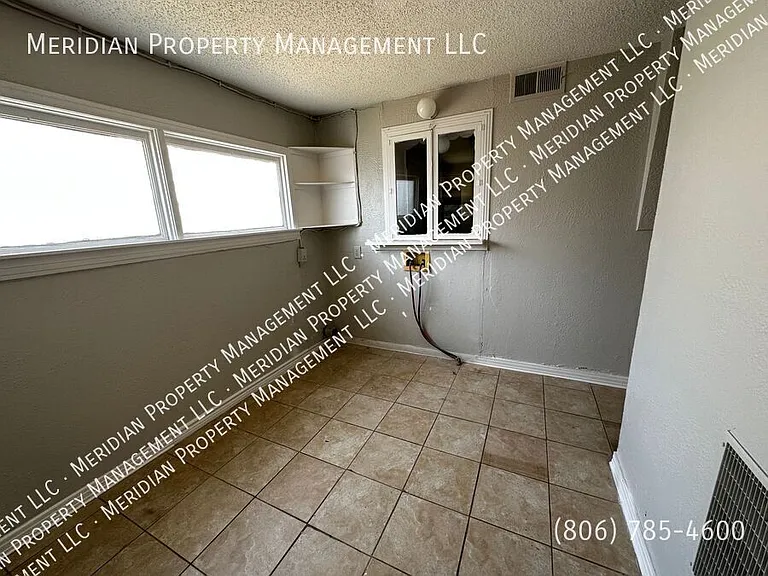 2819 33rd St — Photo 17