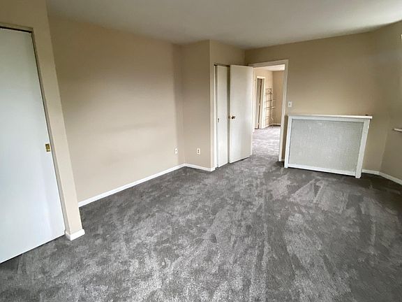 2nd image of 621 Greenup St #3