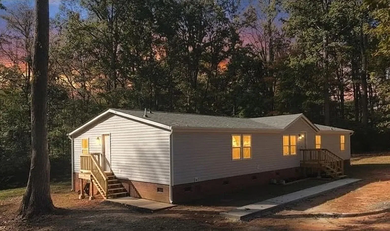 Room in 5 Bedroom Home in Mount Holly — Photo 2
