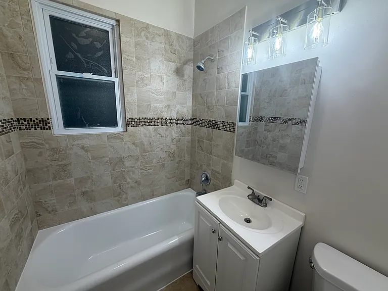 403-405 Kerrigan Blvd #1R — Photo 5