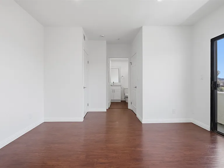 Parkview Apartments — Photo 63