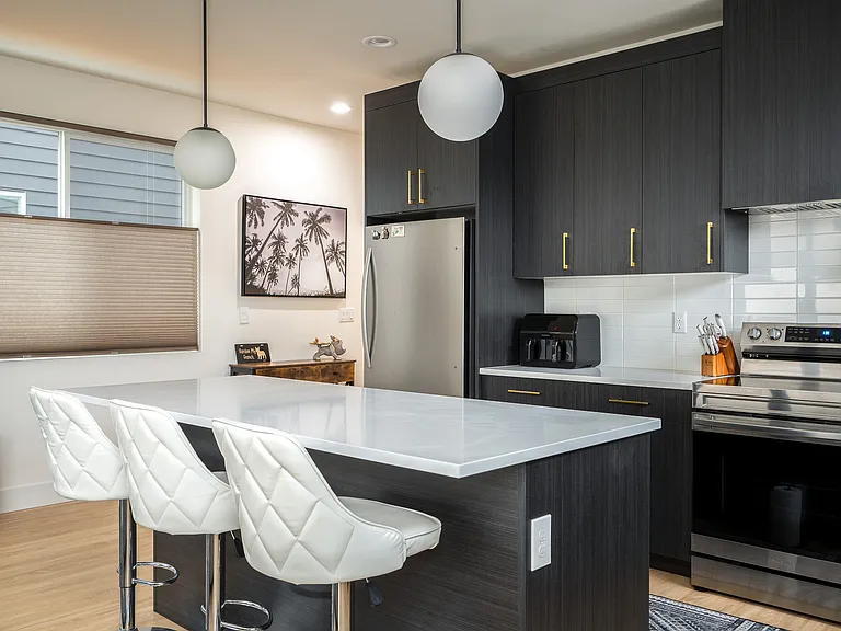 Expansive island for entertaining