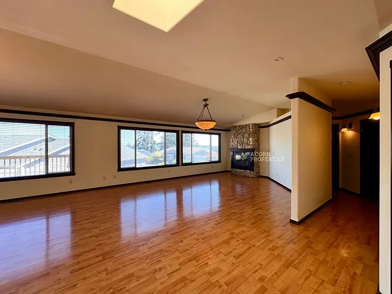 1331 SW Harbor Vista Cir — Photo 7