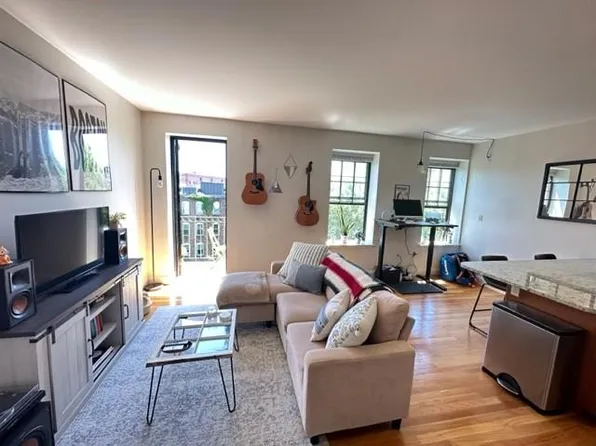 7 Henchman St #501, Boston, MA 02113