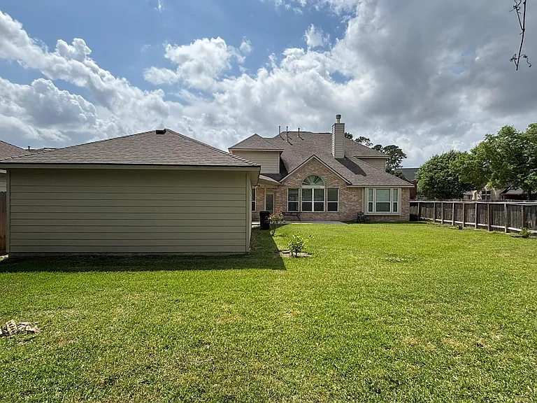 19538 Piney Lake Dr — Photo 32