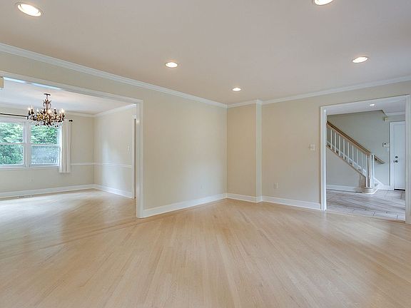 4th image of 1303 Clayborne House Ct