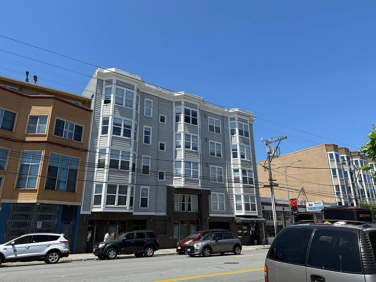 Building Photo - 566 S Van Ness Ave #2
