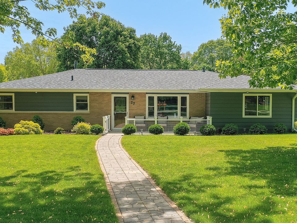 This adorable home has never been sold outside of the family since it was built in 1962! This home h
