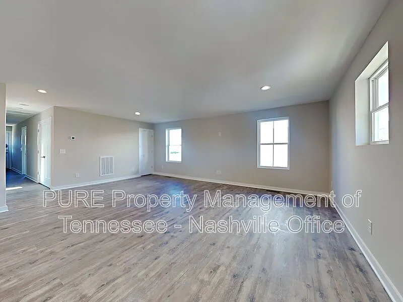 Building Photo - 3407 Meadow Ct