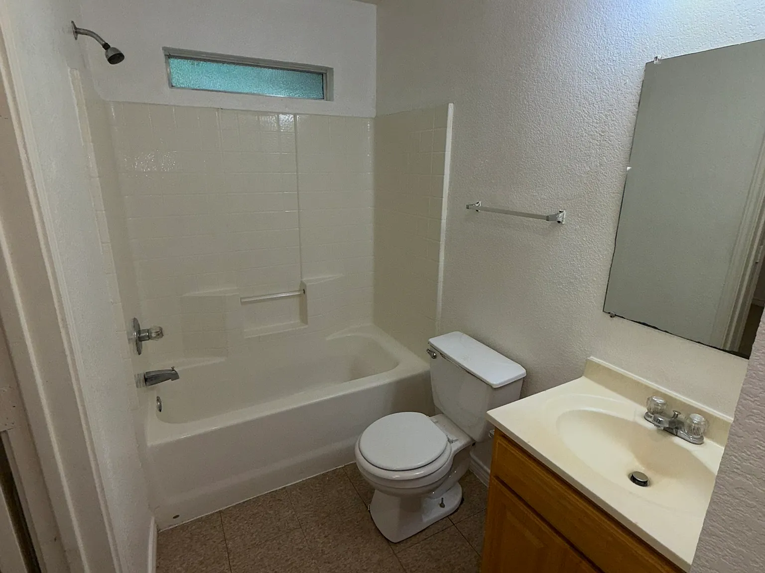 1 bed, 560 sqft, $550 — Photo 3
