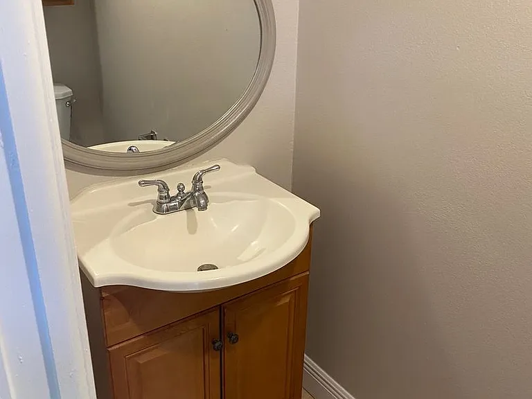 130 Rhoden Ln — Photo 9